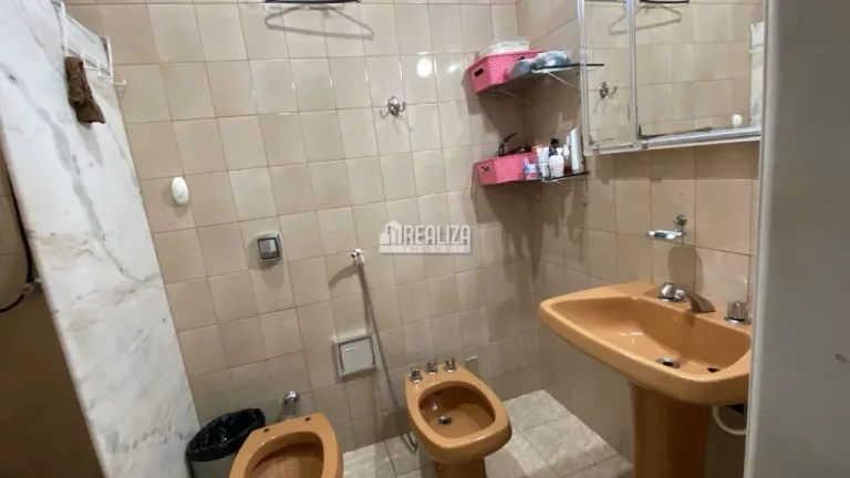 Imagem Casa à venda no bairro Vila Olímpica, Uberaba - 4 dormitórios, suíte e 4 garagens