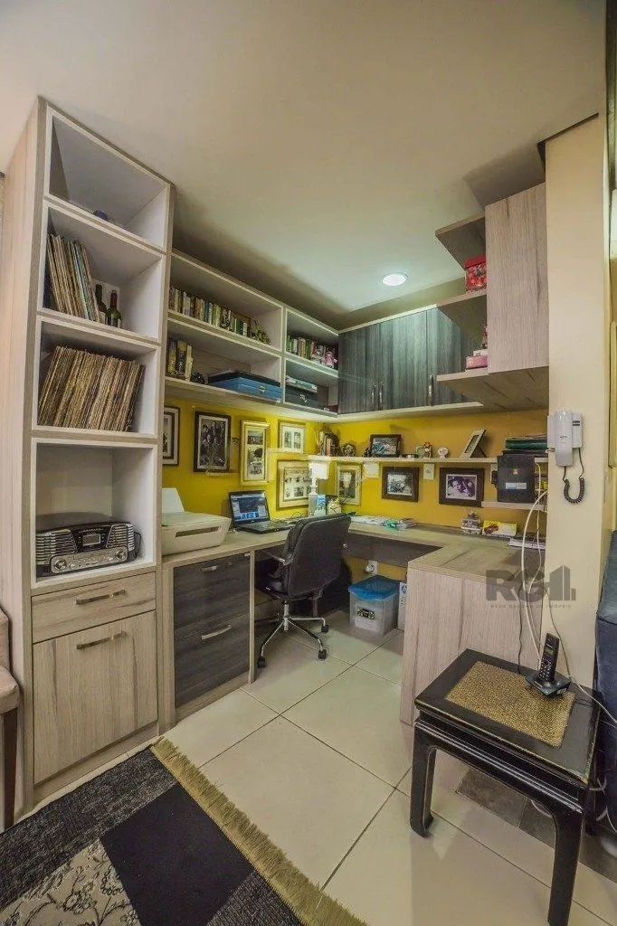 Imagem Casa de 4 dormitórios no bairro Glória
