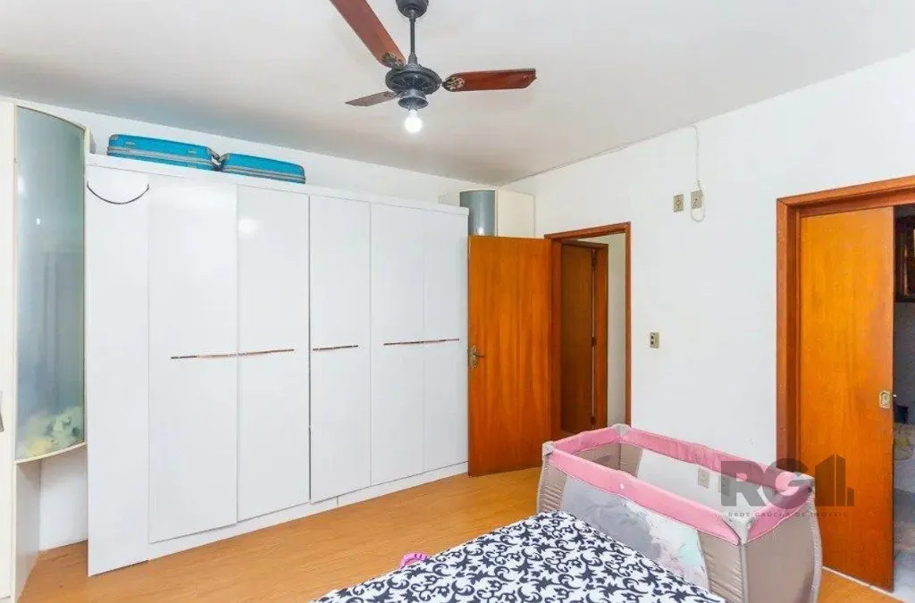 Imagem Casa 160m², 3 dormitórios, 4 vagas no bairro Cristo Redentor