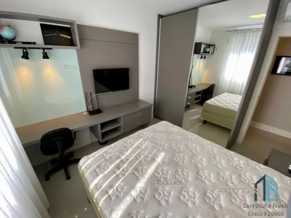 Imagem Apartamento 03 suítes, 02 vagas, andar alto ensolarado no Centro de Balneário Camboriú SC