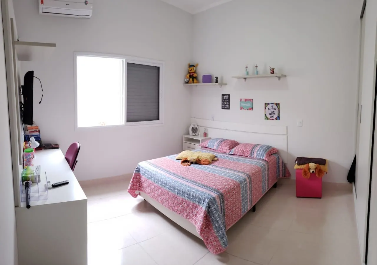 Imagem Casa à venda 3 Quartos, 3 Suites, 4 Vagas, 700M², Socorro, Pindamonhangaba - SP | COLONIAL VILLAGE