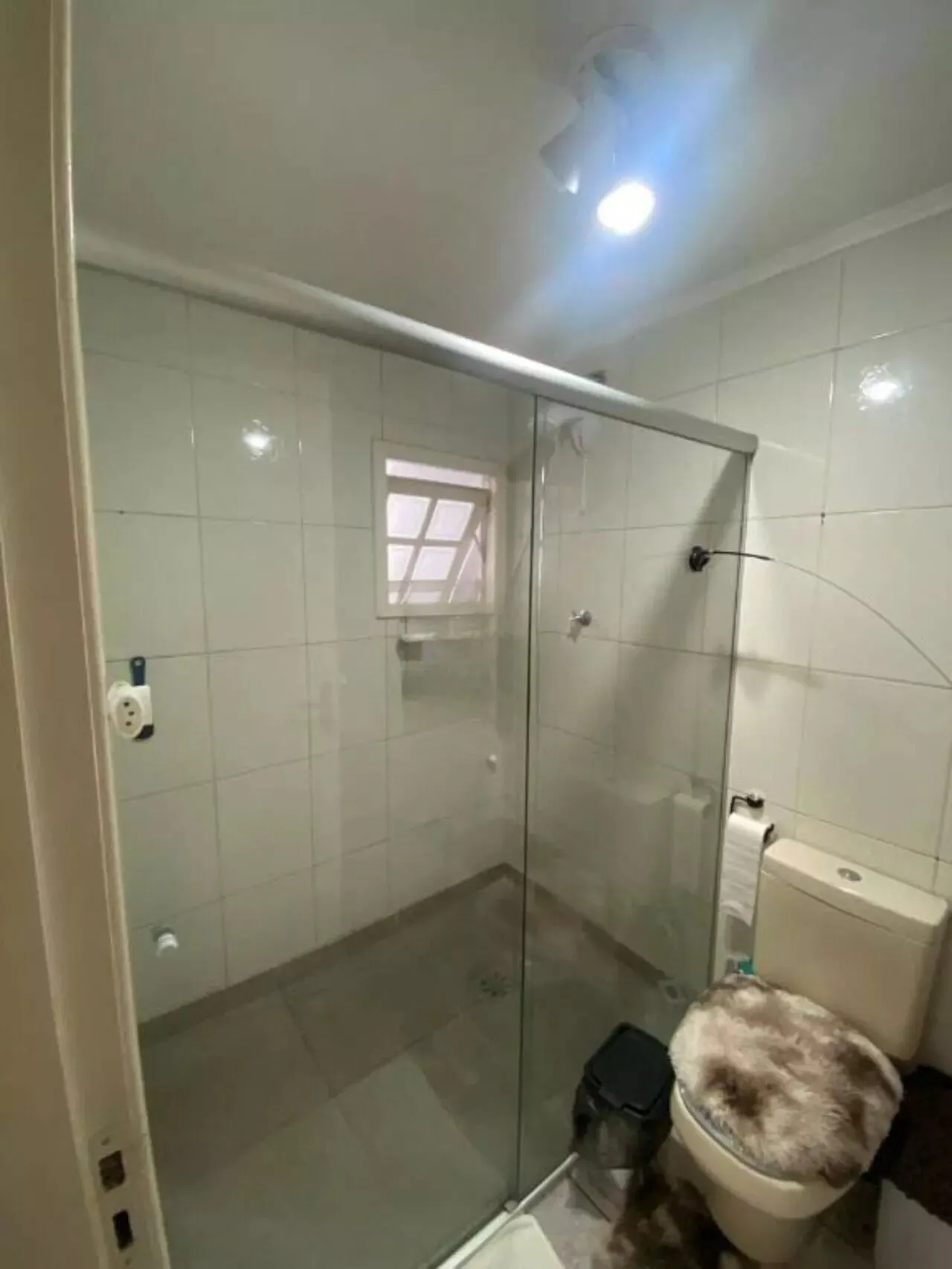 Imagem Casa com Duas Residências e Pátio Amplo no Bairro Tranquilo