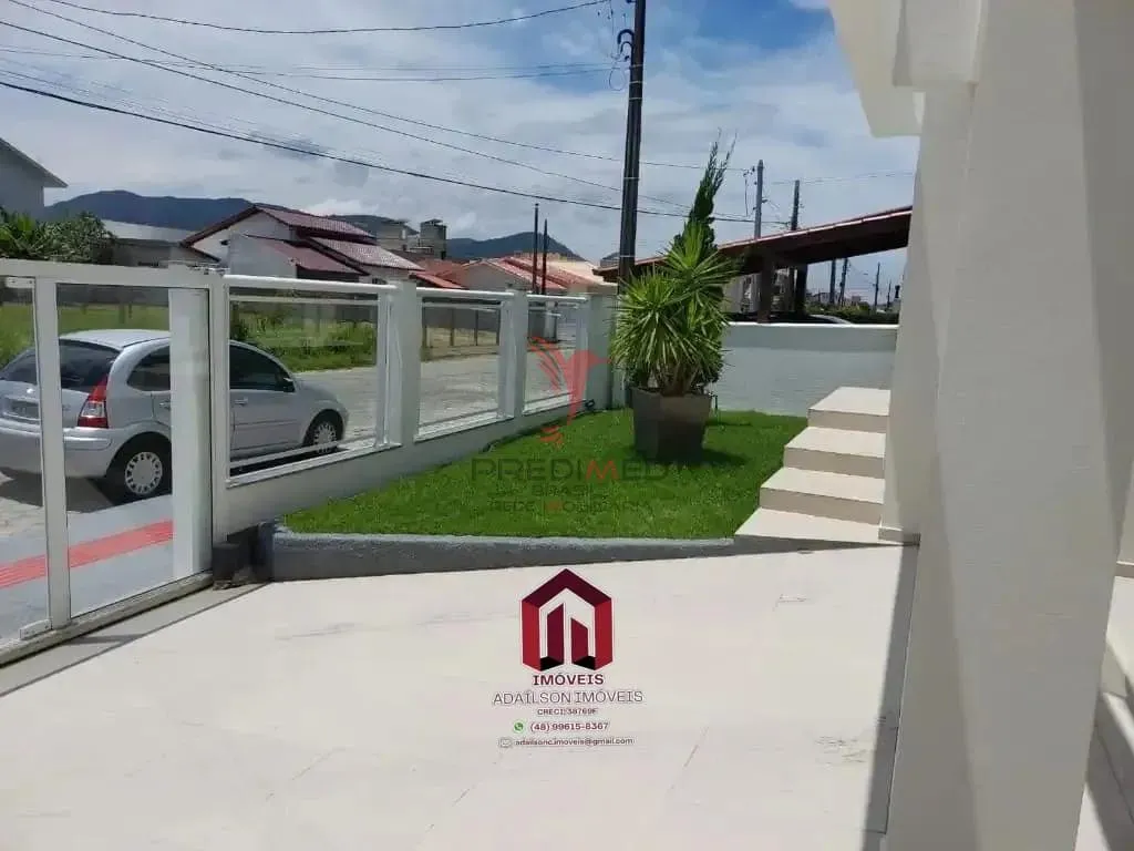 Imagem EXCELENTE CASA COM 4 DORMITORIOS PARA A VENDA - EM FLORIANOPOLIS SC BRASIL