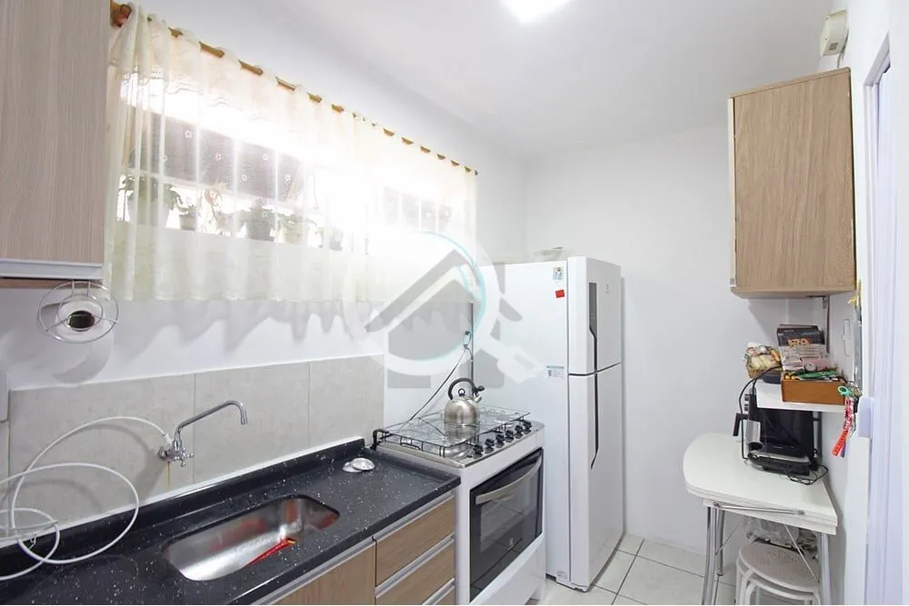 Imagem Apartamento no 4º andar com 03 dormitórios, living, cozinha fica os armários, 2 banheiros sendo u...