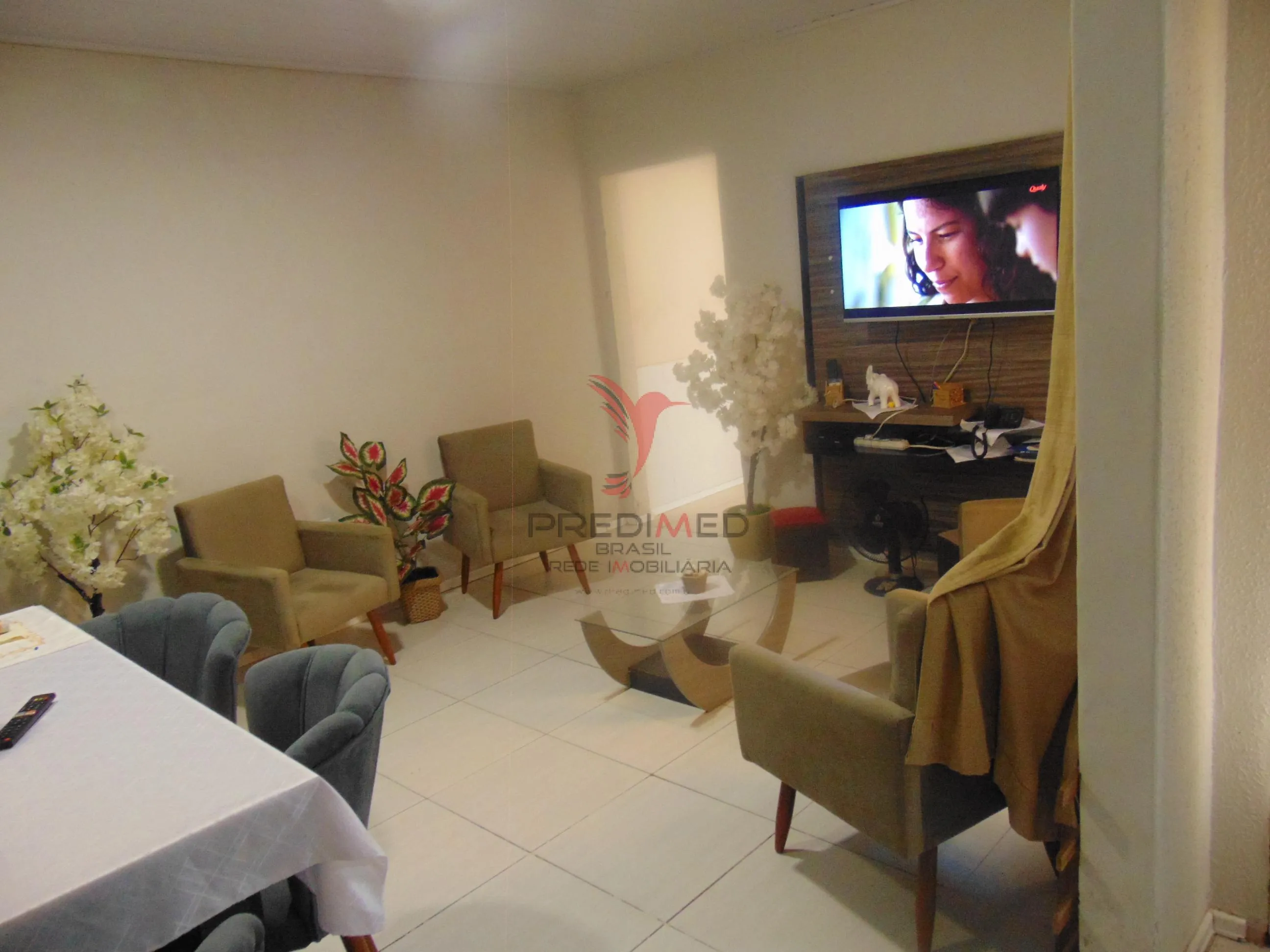 Imagem EXCELENTE CASA, NADA PARA REFORMAR, É SÓ SE MUDAR. No centro de Pelotas