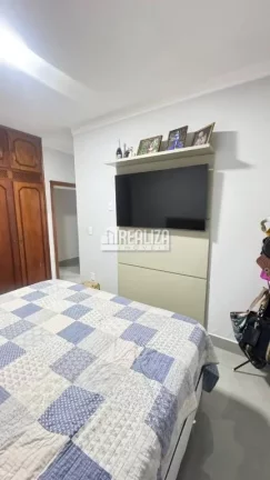 Imagem Casa à venda no bairro Olinda, Uberaba: 3 dormitórios, suíte, garagem