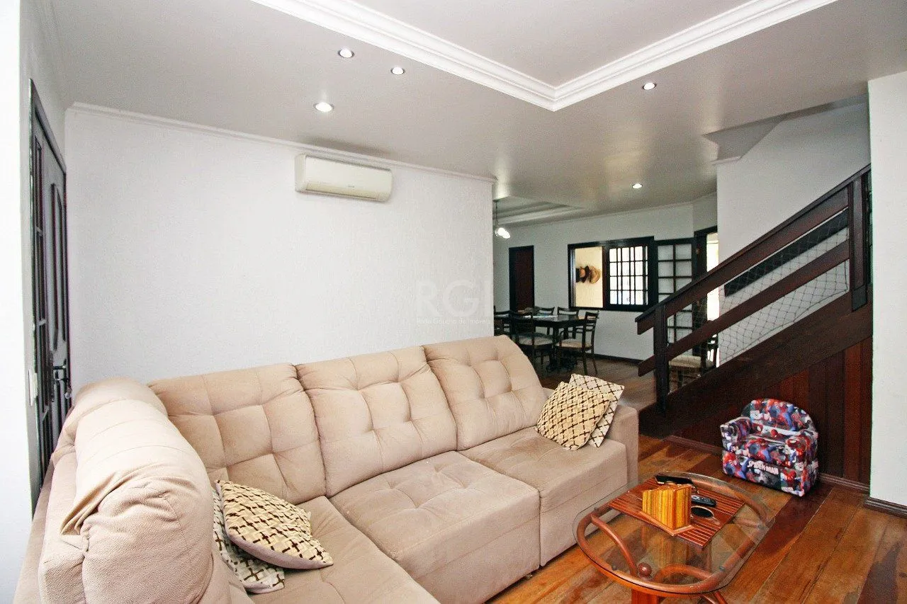 Imagem Casa 4 Suítes e 6 vagas de garagem no bairro Jardim Itu