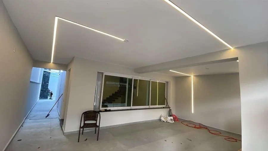 Imagem Sobrado amplo, com 3 dormitórios, sala, cozinha, banheiro.