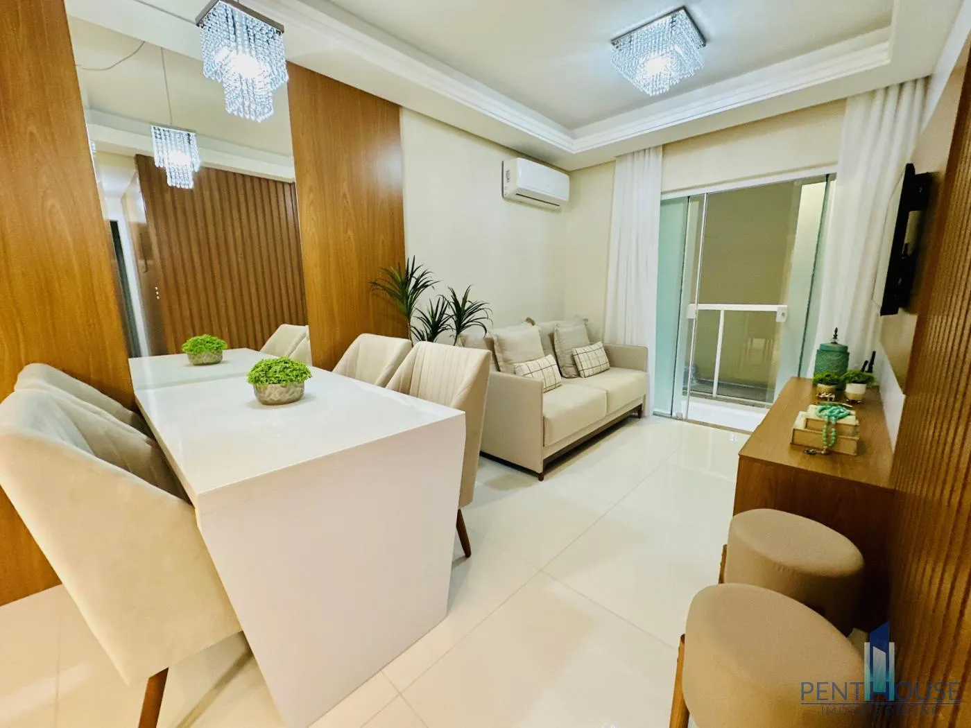 Imagem Apartamento Quadra Mar para Venda em Balneário Camboriú, CENTRO, 2 dormitórios, 1 banheiro, 1 vaga