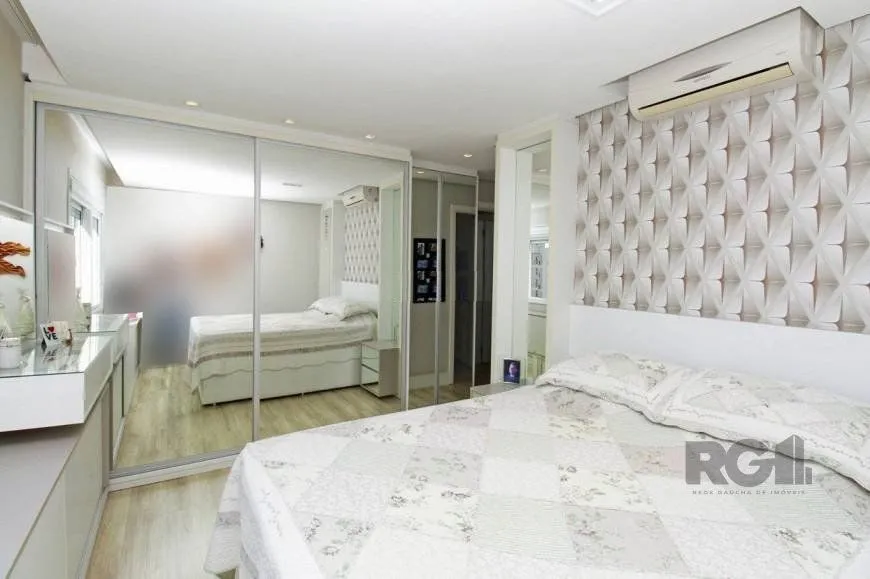 Imagem EXCELENTE OPORTUNIDADE! 120m2, 2 VAGAS, ANDAR ALTÍSSIMO COM VISTA PARA AEROPORTO! Apartamento 3 dormitórios (sendo 1 suíte)