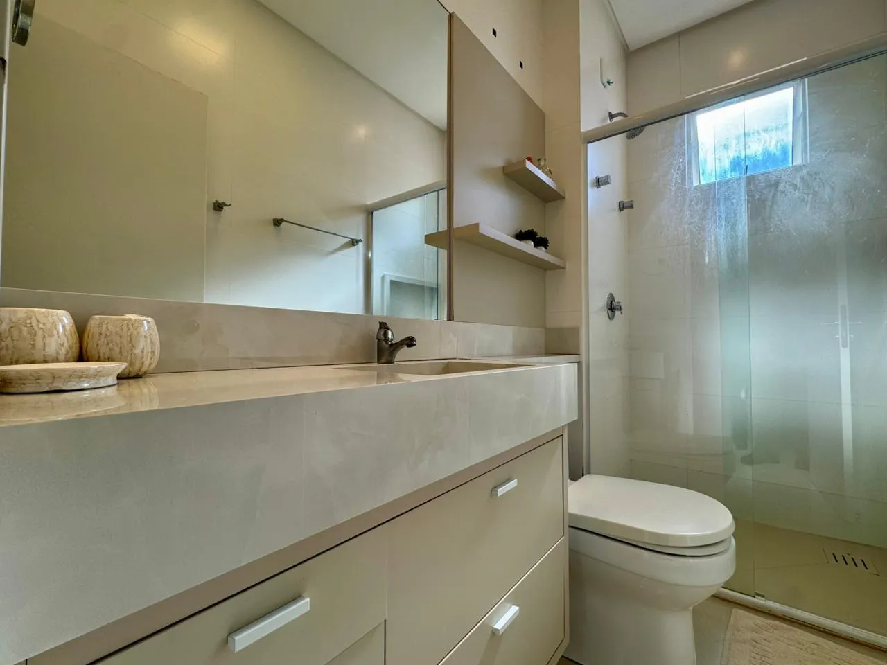 Imagem Apartamento com vista para o mar à venda com 240m2 por R$ 8.000.000,00