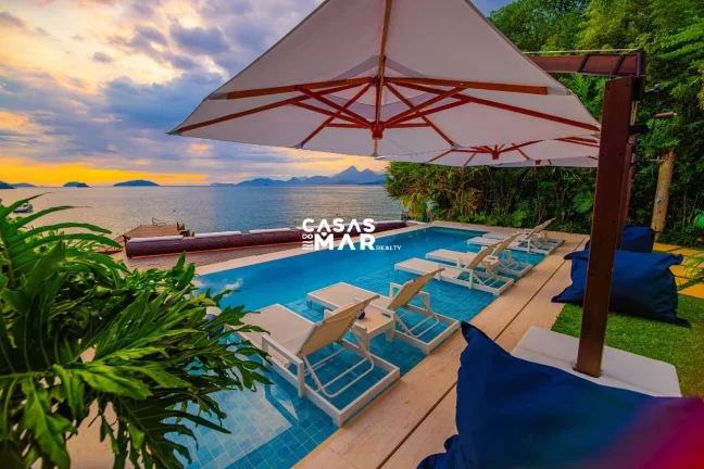 Imagem Casa Luxuosa Frente Mar em Tanguá, Angra dos Reis-RJ: 6 suítes, praia particular e deck para embarcações.