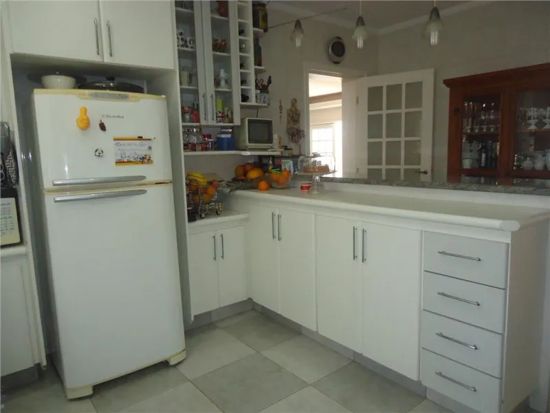 Imagem Imperdível oportunidade: Casa em condomínio de luxo na Colinas dos Álamos, Valinhos-SP - 3 quartos, 3 suítes, 540m².