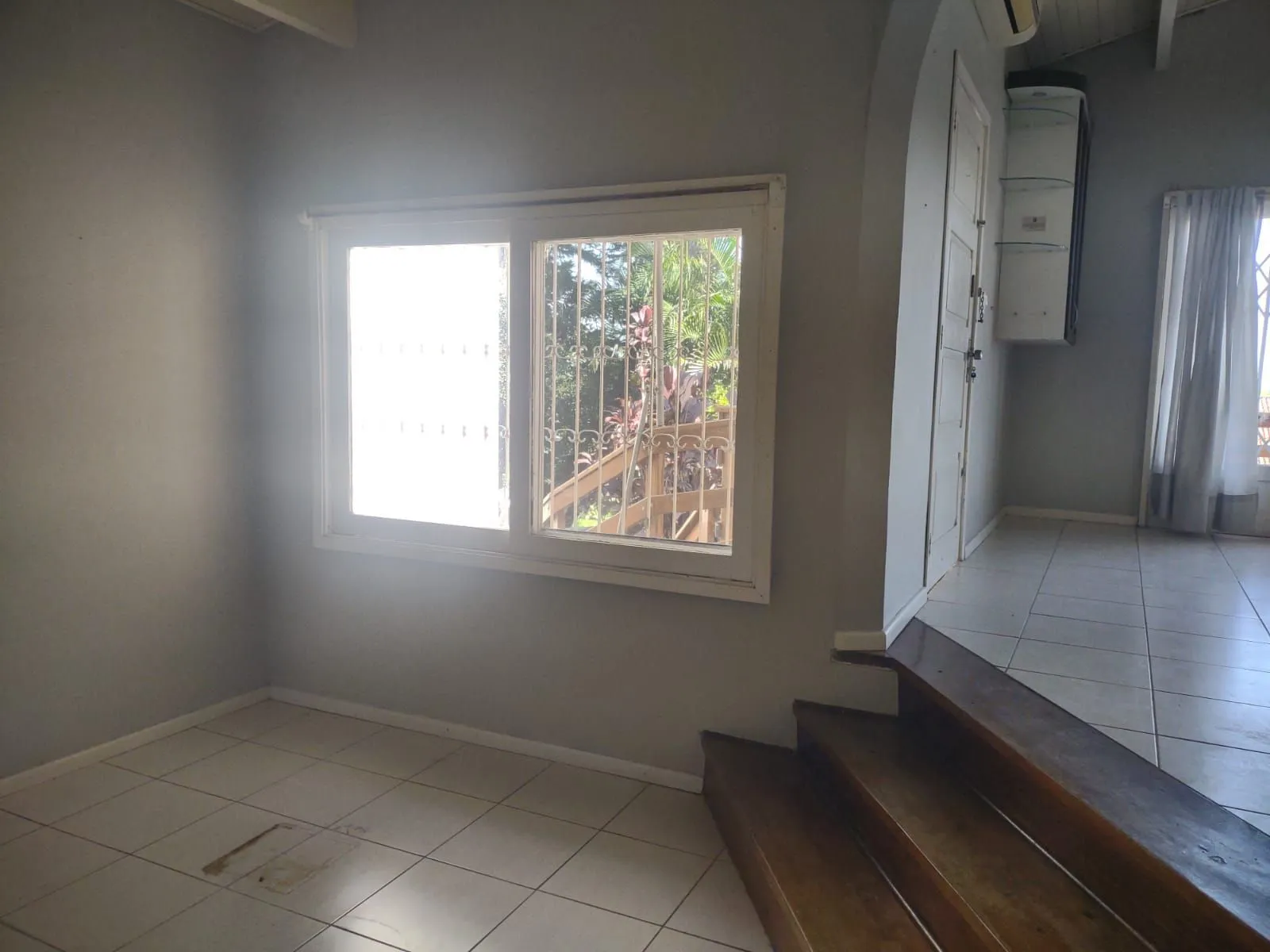 Imagem Casa 3 quantos com suíte, espaço gourmet, na Tristeza.