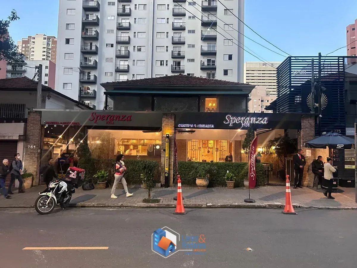 Foto do imóvel Casa comercial para venda em Indianópolis, 175m² em Avenida Sabiá