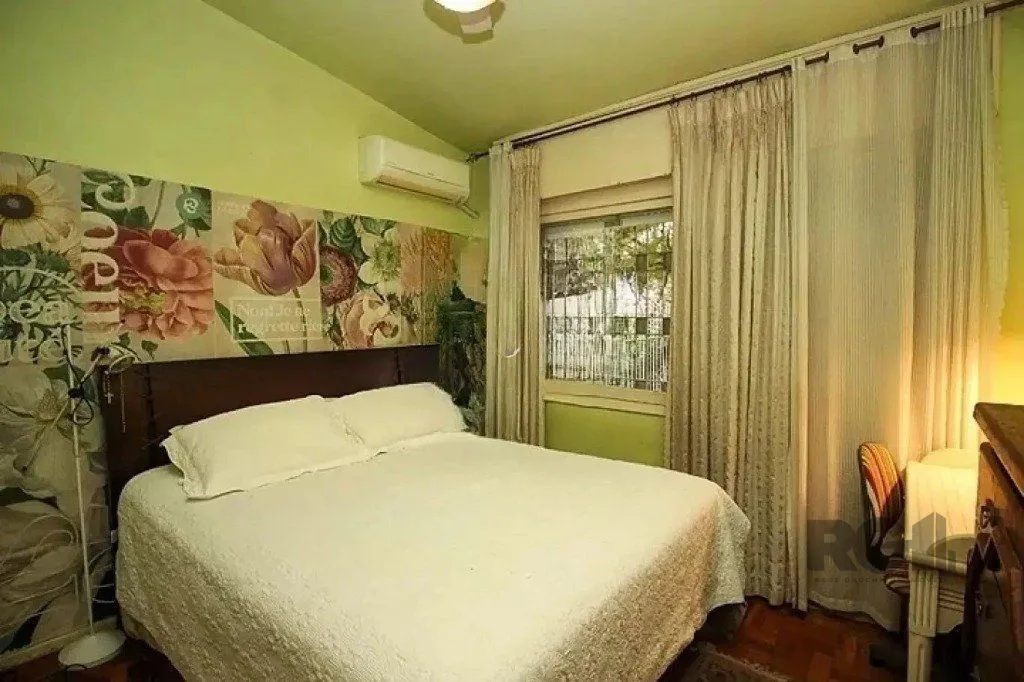 Imagem Casa com 3 dormitórios no bairro Medianeira
