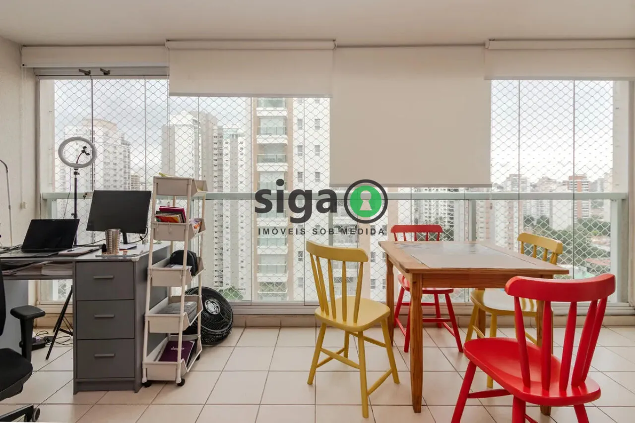 Imagem Apartamento com Varanda e 2 Vagas no Melhor do Campo Belo.