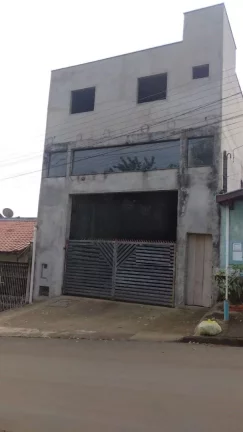 Imagem Barracão Comercial com 150 metros com 01 dormitório, cozinha e banheiro social. Varias vagas de ga...