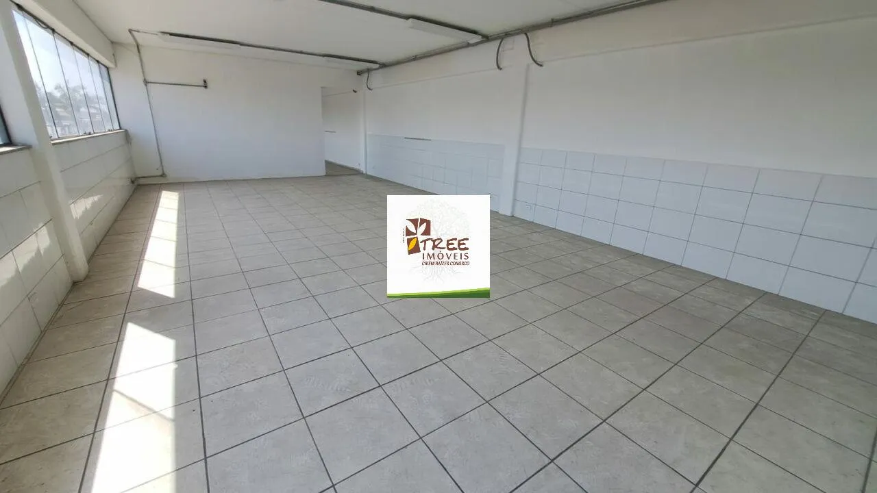 Imagem LOCAÇÃO DE GALPÃO COMERCIAL NO TABOÃO, EM MOGI DAS CRUZES/SP, 7.530m² com pateo de 2.000m², área fabril de 4.500m², 03 docas e ZUP 1. CONSULTE-NOS.