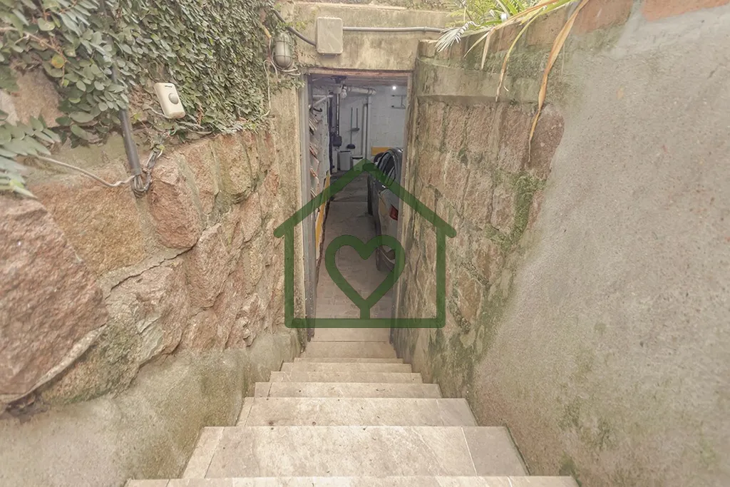 Imagem Descubra a sua nova residência de luxo nesta incrível casa à venda em Passo D'Areia, Porto Alegre...