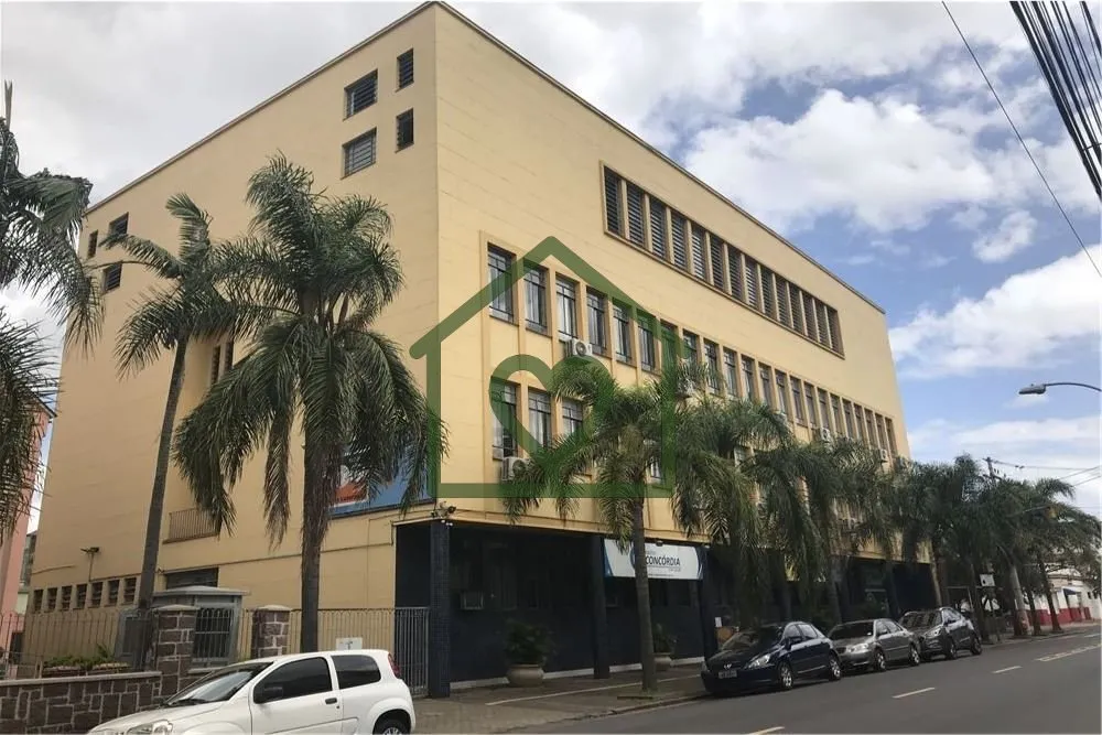 Imagem CASA COM VALOR DE TERRENO, EXCELENTE PARA FAZER UM LOJÃO e aproveitar a valorização do 4º Distri...