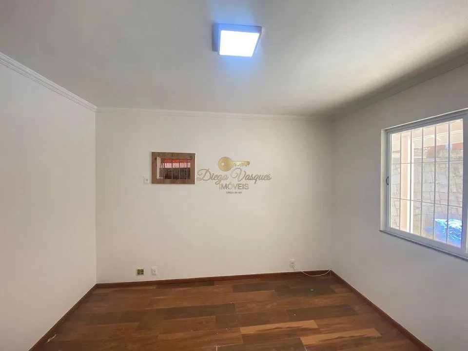 Imagem Casa em Condomínio para Venda em Teresópolis / RJ no bairro Granja Guarani