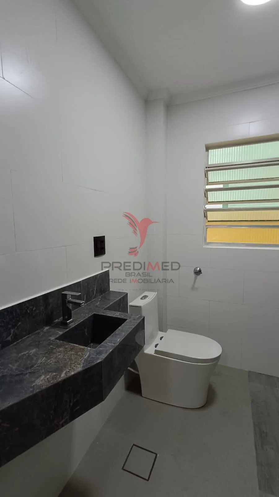 Imagem Apartamento todo reformado com 1 Dormitório com suite a 100 m da Praia
