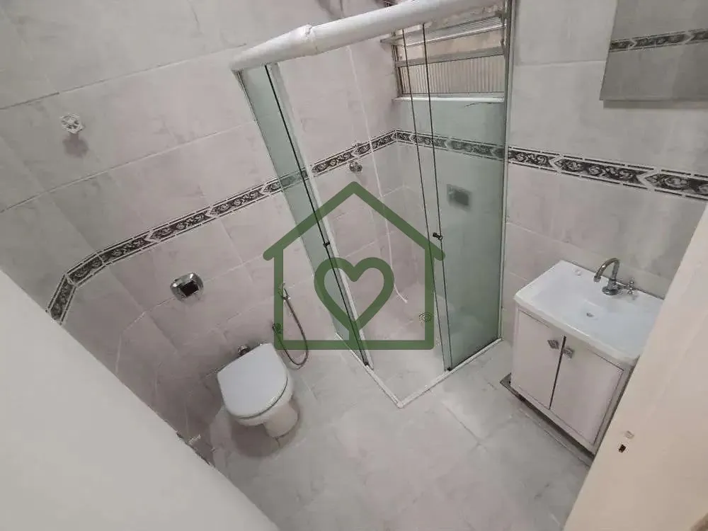 Imagem Excelente apartamento à venda no bairro Menino Deus, na Avenida Getúlio Vargas, uma das regiões m...