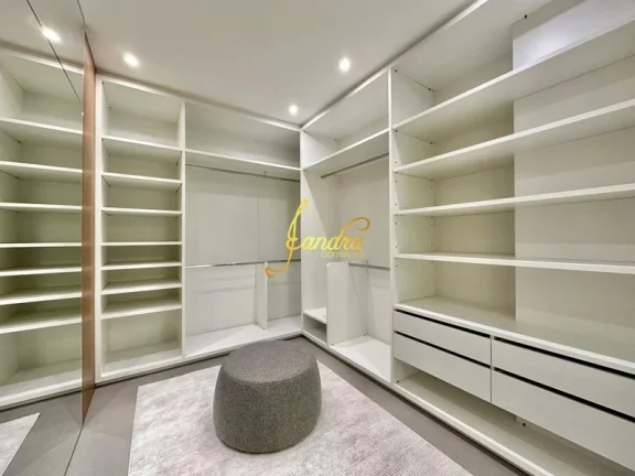 Imagem Sobrado Beira Lago, mobiliado e decorado com 05 suítes sacada/piscina