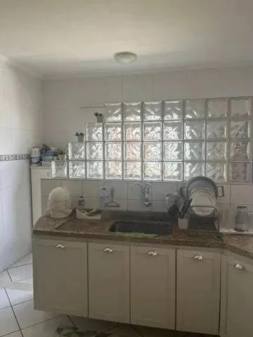 Imagem Casa à venda 2 Quartos, 1 Suite, 5 Vagas, 250M², Residencial Estoril, Taubaté - SP