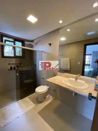 Casa com 3 suites no Itaigara