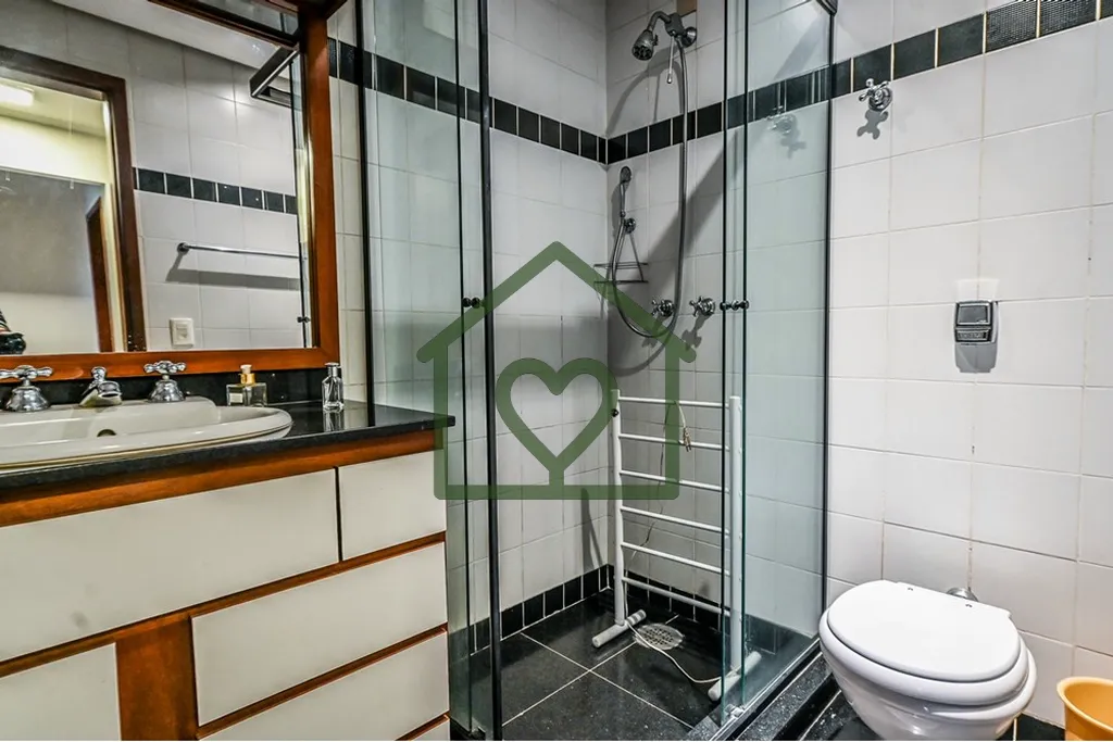 Imagem Descubra a casa dos seus sonhos em um dos bairros mais nobres de Porto Alegre! Condomínio Fechado d...