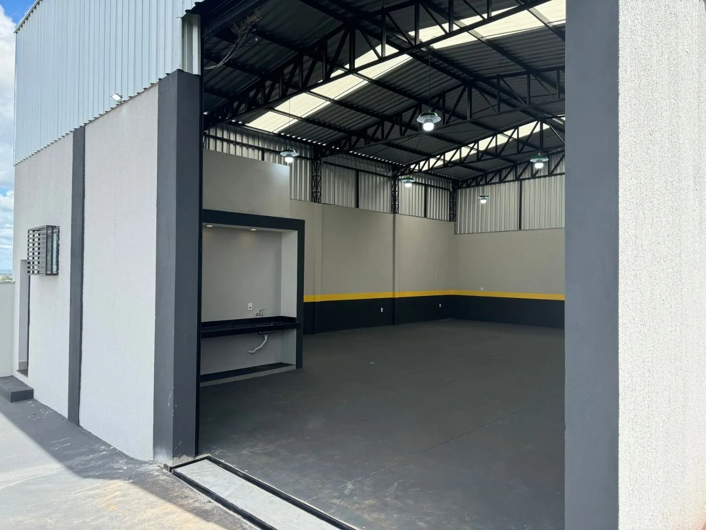 Imagem Galpão à venda, 170 m² por R$ 460.000,00 - Morada da Serra - Patos de Minas/MG