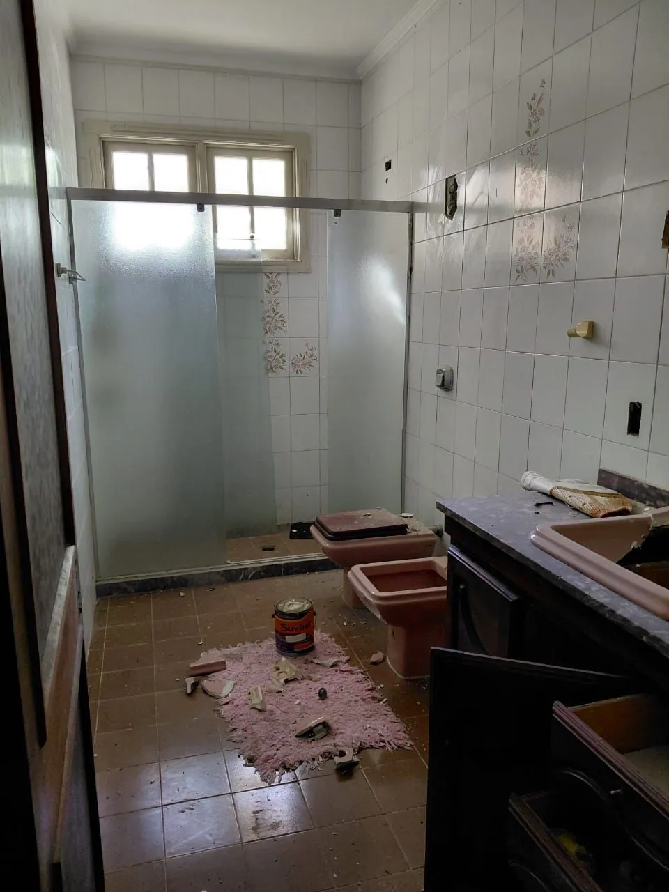 Imagem Ampla casa com pátio Bairro Teresópolis