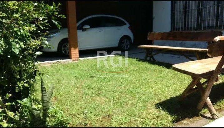 Imagem Casa para Venda - 300m², 4 dormitórios, 4 vagas - Nonoai