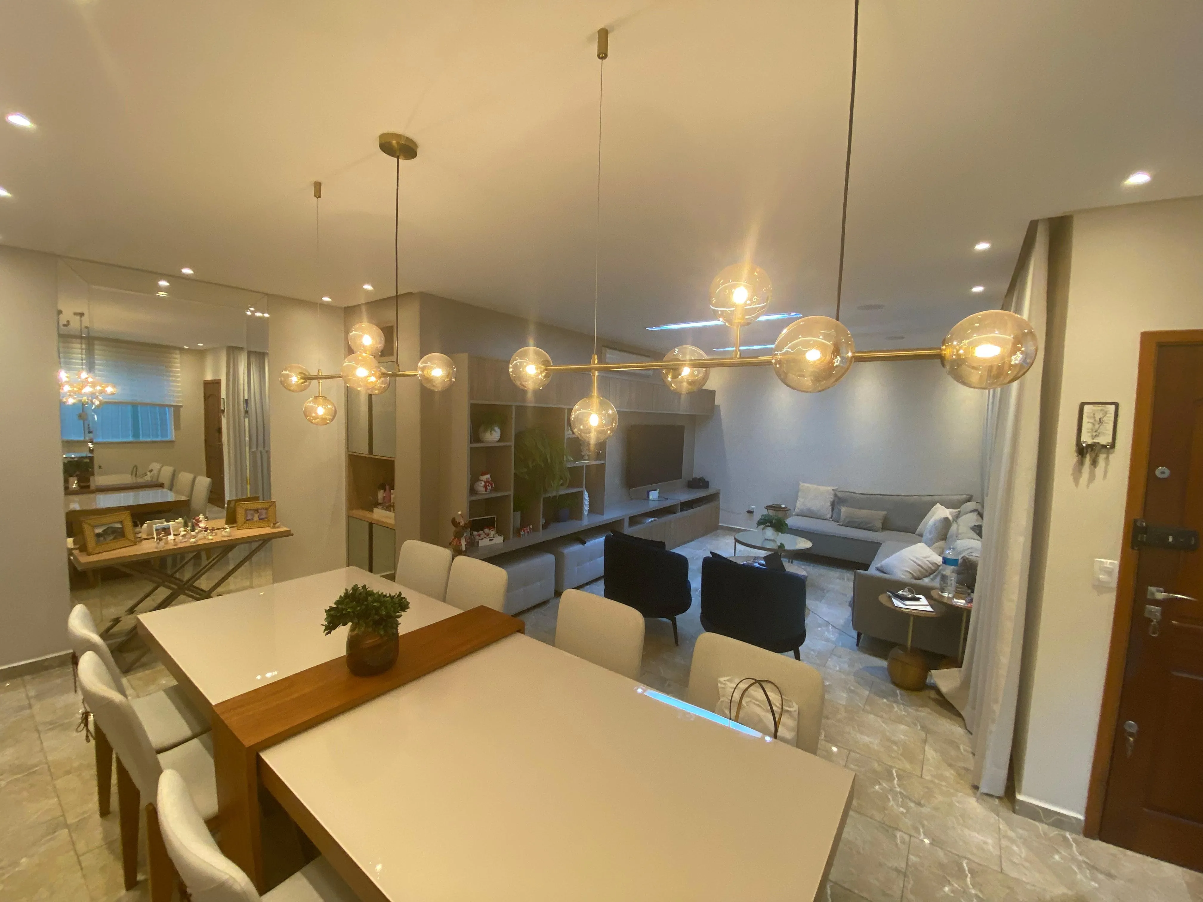 Foto do imóvel Residência Exclusiva no Embaré: Elegância, Conforto e Sofisticação em Cada Detalhe em EMBARÉ, SANTOS - SP