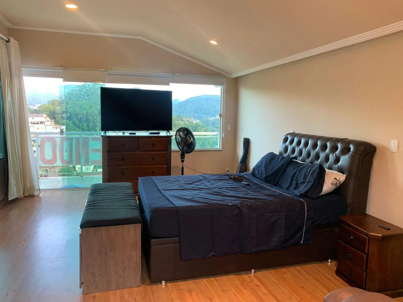 Imagem Casa para Venda em Petrópolis / RJ no bairro Valparaíso