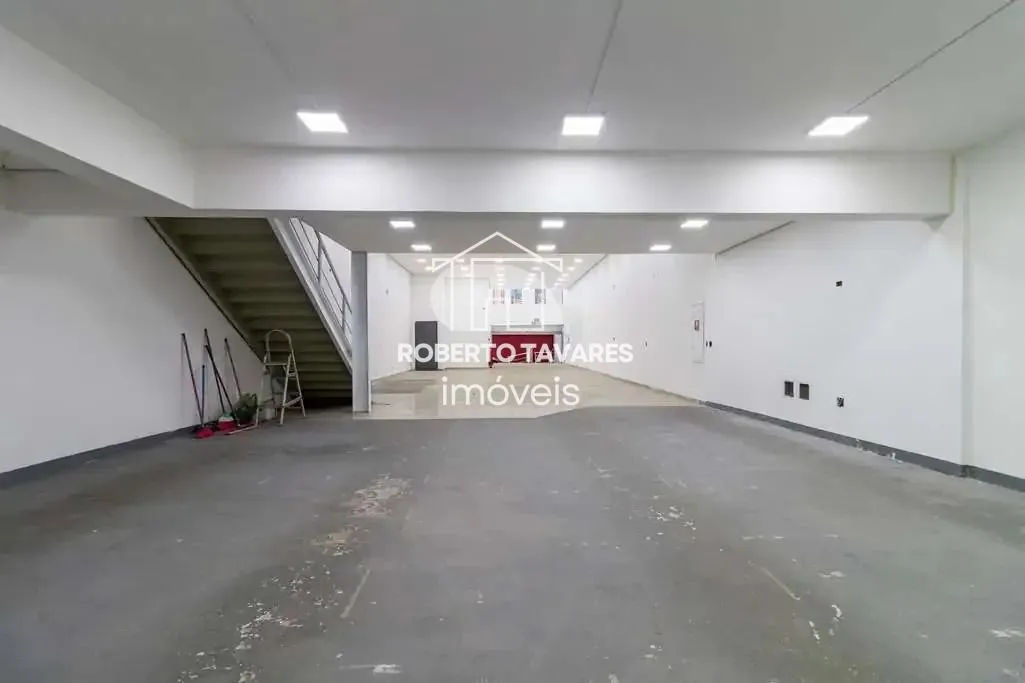 Imagem Prédio com 946,05 M² contendo terreno de 8,10 de largura x 44m de profundidade. Excelente localização, entre duas estações de metrô - Estação Marechal Deodoro e Santa Cecilia.