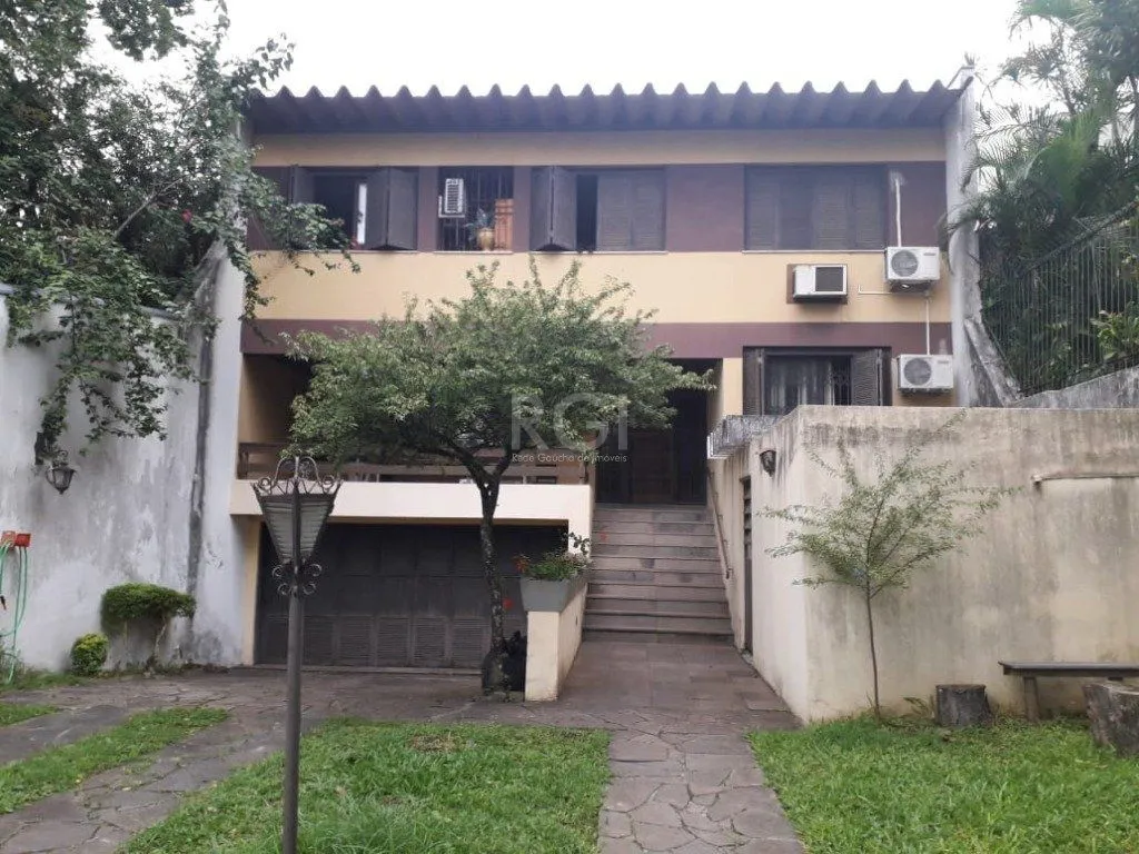 Imagem Casa para Venda - 311m², 4 dormitórios, sendo 2 suites, 4 vagas - Glória