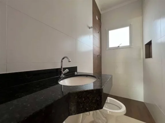 Imagem Casa com 2 dormitórios à venda, 51 m² por R$ 245.000 - Caiçara - Praia Grande/SP