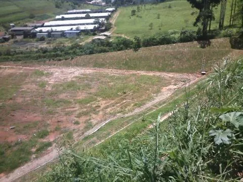 Imagem VENDA E LOCAÇÃO DE ÁREA COMERCIAL EM ARUJÁ/SP, EXCELENTE OPORTUNIDADE COM LOCALIZAÇÃO ESTRATÉGICA DE 20.000m² e 250m de frente! CONSULTE-NOS.