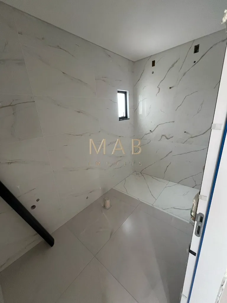 Imagem Sobrado NÃO Geminado à Venda na Praia dos Ingleses em Florianópolis/SC!! Unidade com: 4 dormitórios sendo 1 suíte com closet!