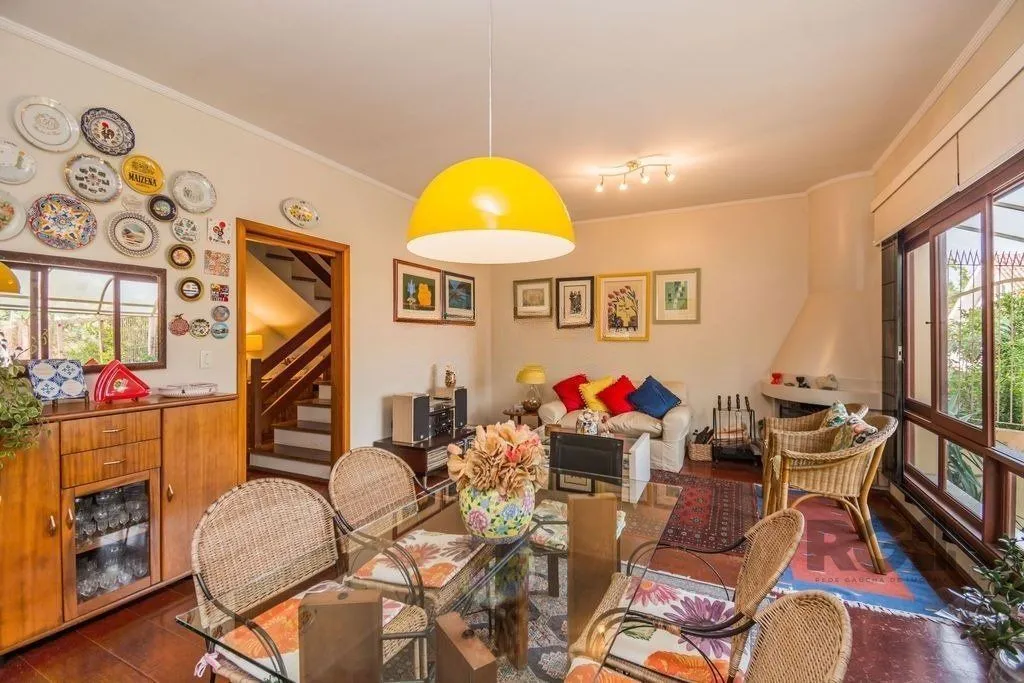 Imagem Casa 279m² - 4 dormitórios, 3 vagas no bairro Santa Tereza