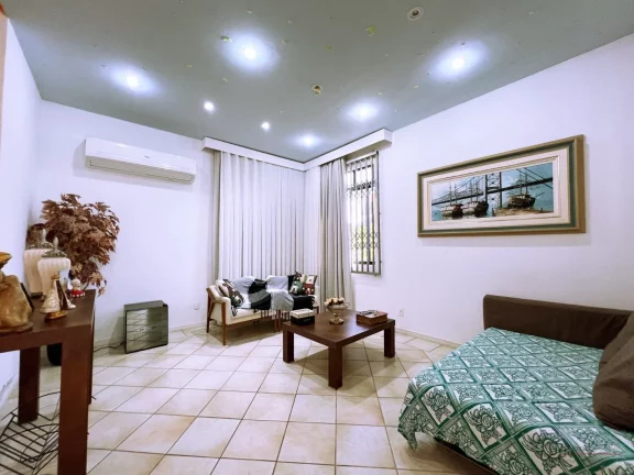 Imagem Excelente Casa no Itaguaçu com 4 quartos sendo 3 suites, piscina e área com churrasqueira. Esta Be...