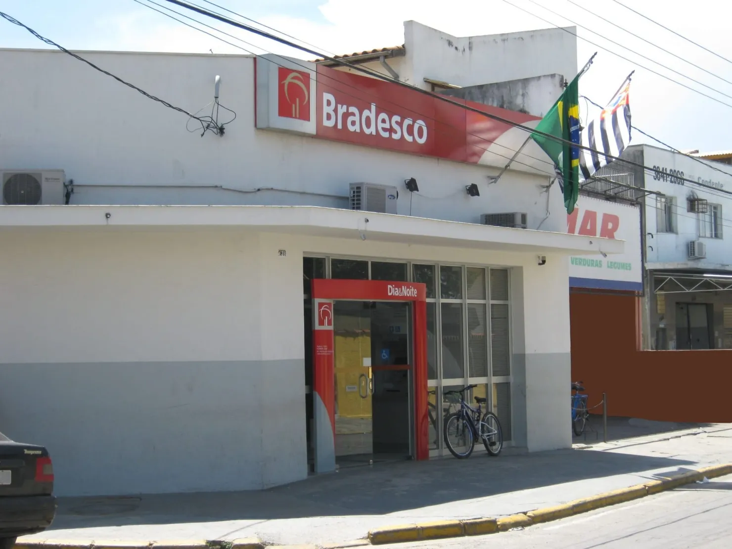 Imagem Excelente Oportunidade: Ponto Comercial de Esquina em Moreira César com 300m² e Alta Visibilidade para Novos Negócios
