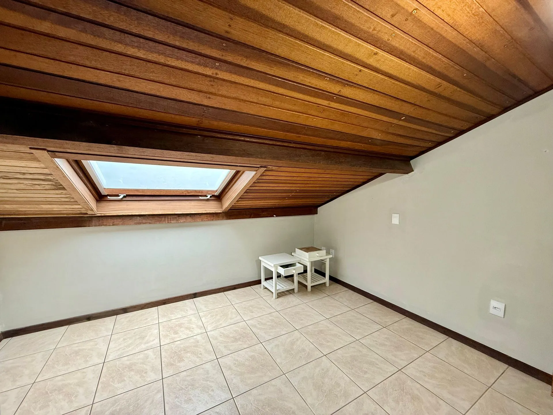 Imagem Triplex à venda em Xangri-lá, Centro, com 3 quartos, 111m2