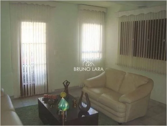 Imagem Casa à venda em Igarapé.