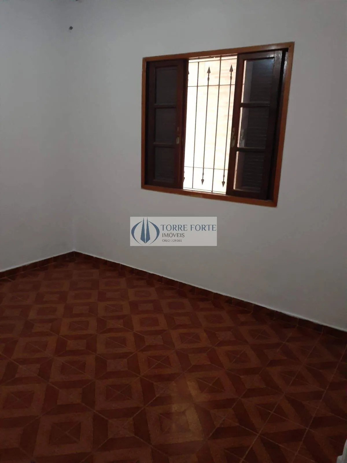 Imagem Casa Térrea, 180 m², 3 dormitórios sendo 2 suítes, Próximo AV ITINGUÇU