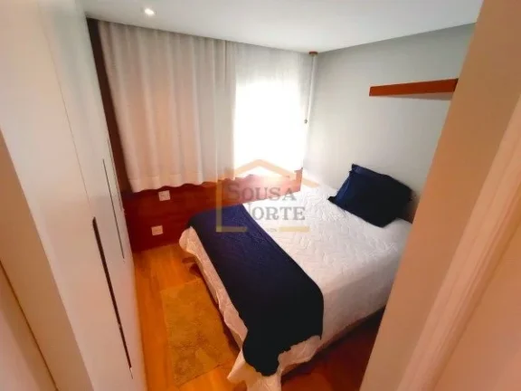 Imagem Apartamento com 93m², 3 dormitórios, sendo 1 suíte, 2 banheiros. Possui cozinha com armários emb...