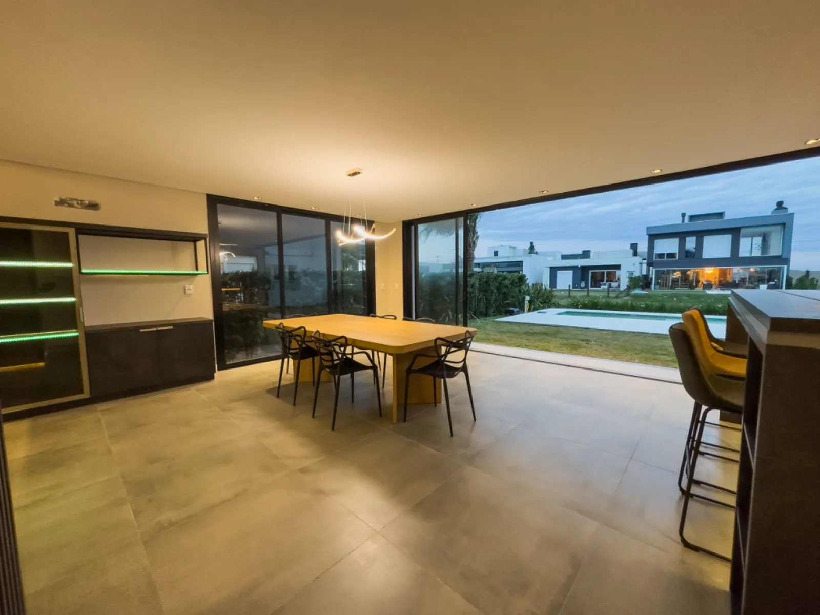 Imagem Casa à venda em Xangri-lá, Xangrila, com 4 quartos, 227m2